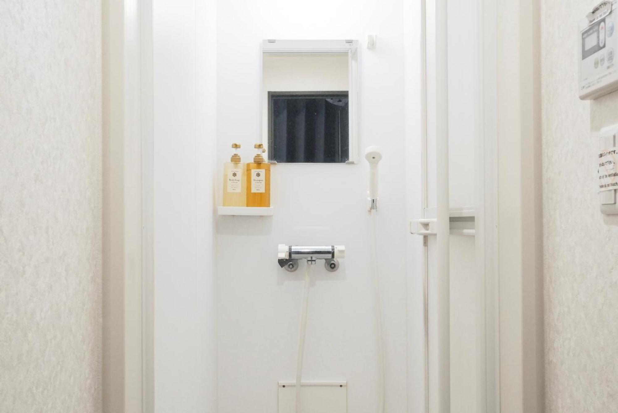 Hostel HIDEAWAY Tokio Buitenkant foto